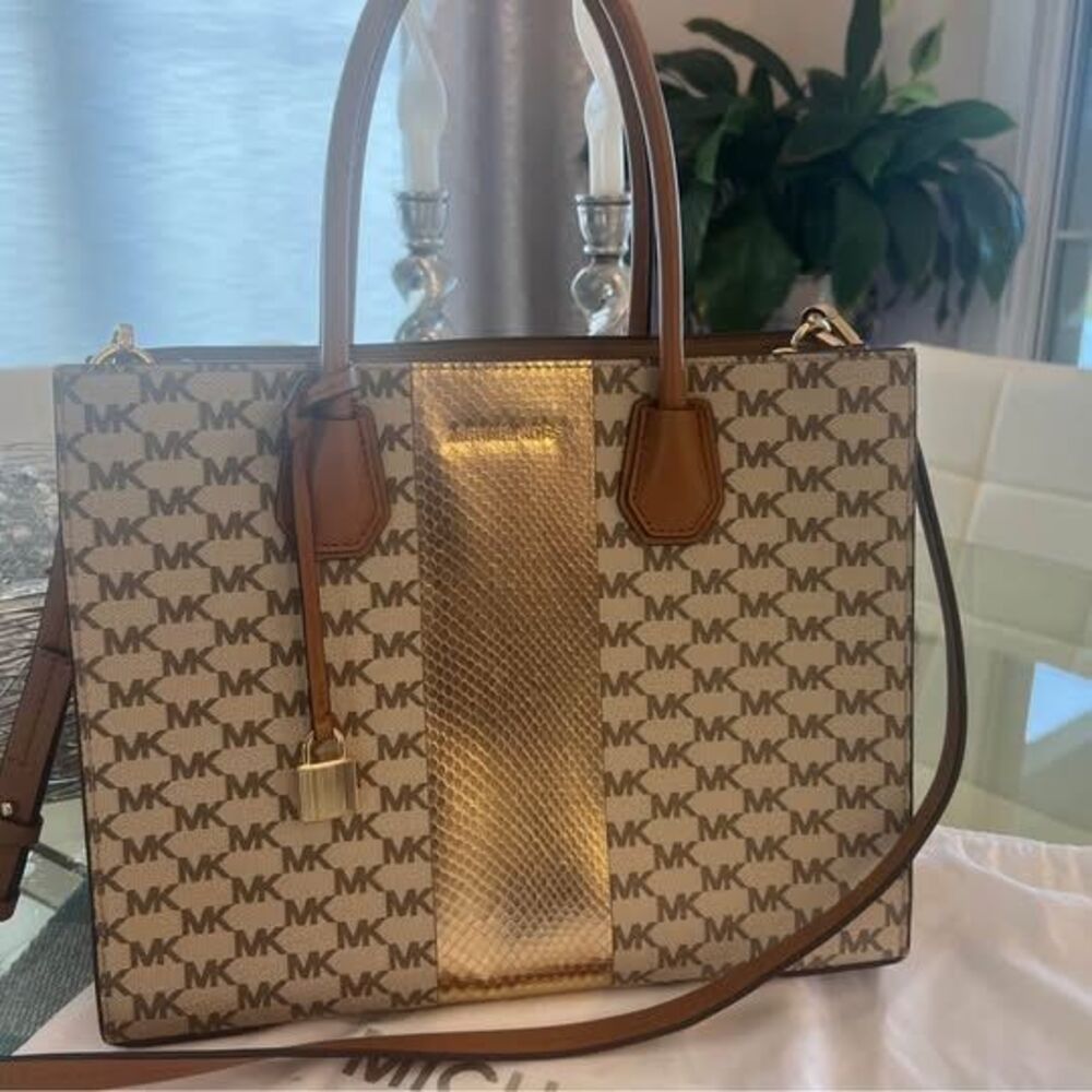 Michael Kors Eva Large Tote + Dust Bag